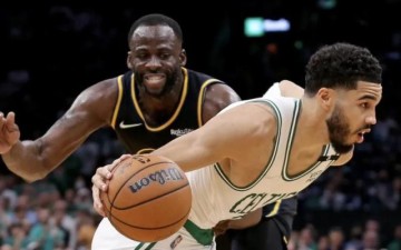 乐鱼官网下载-进攻稳定防守起伏大 勇士扭转颓势只能指望防守